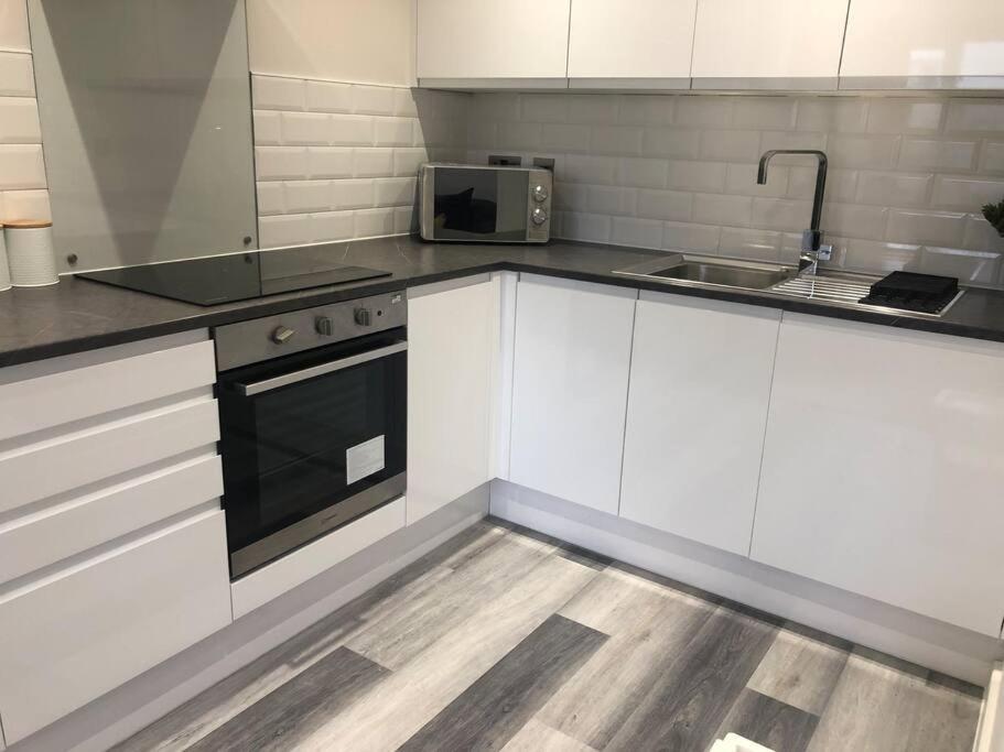 Entire Apartment / Nec / Resorts World / Birmingham Airport Sheldon  외부 사진