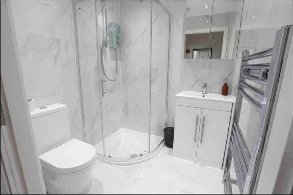 Entire Apartment / Nec / Resorts World / Birmingham Airport Sheldon  외부 사진