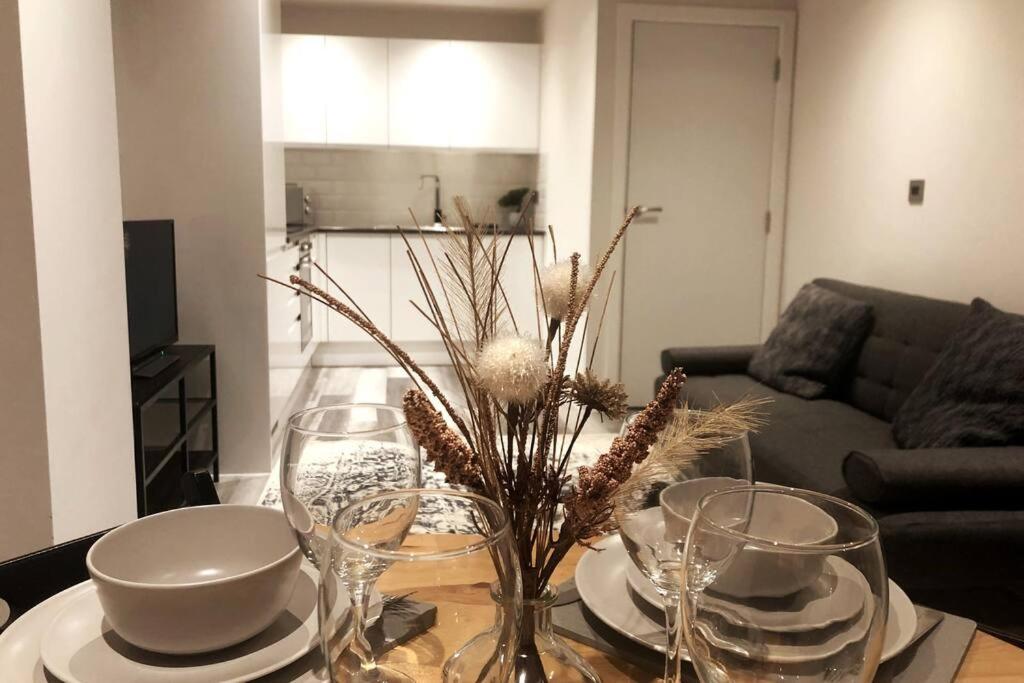 Entire Apartment / Nec / Resorts World / Birmingham Airport Sheldon  외부 사진