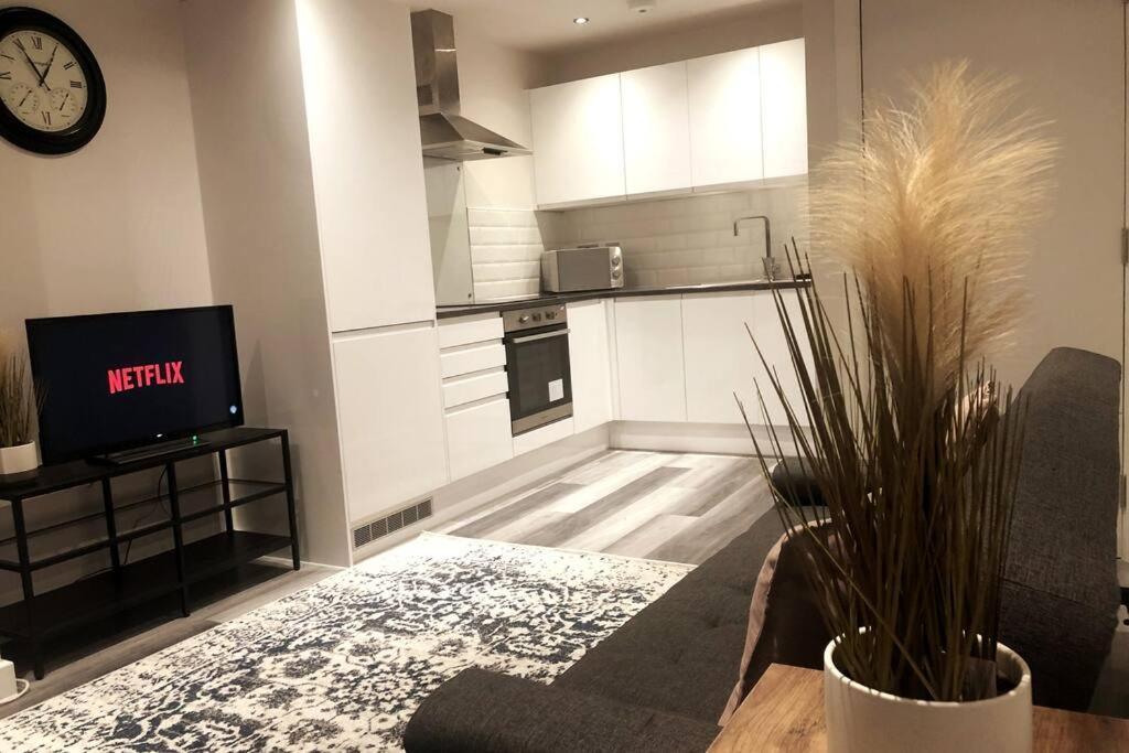 Entire Apartment / Nec / Resorts World / Birmingham Airport Sheldon  외부 사진