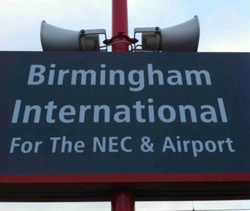 Entire Apartment / Nec / Resorts World / Birmingham Airport Sheldon  외부 사진